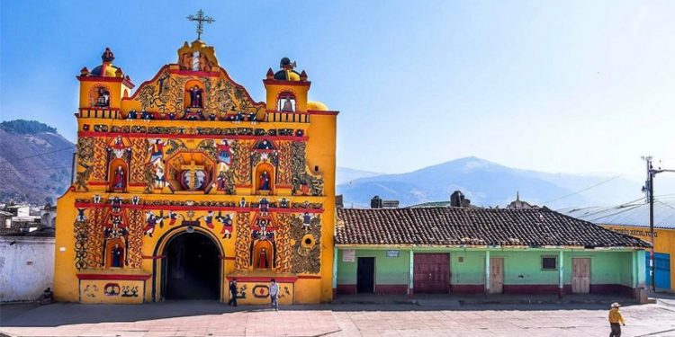 Los templos parroquiales son edificios históricos