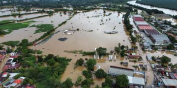 La Iglesia de Guatemala unida y solidaria con quienes sufren,  en el Rosario de octubre.