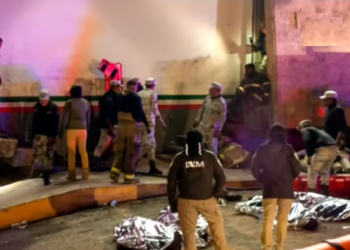 Migrantes mueren en incendio en cárcel temporal en Ciudad Juárez, México