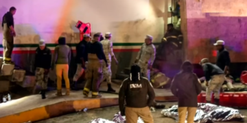 Migrantes mueren en incendio en cárcel temporal en Ciudad Juárez, México