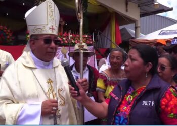 El Quiche recibe a Monseñor Juan Manuel Cuá con gran cariño y solemnidad