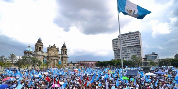 La soberanía corresponde al pueblo de Guatemala y no a los tribunales.