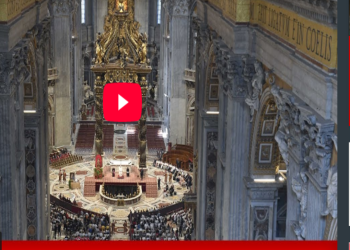 Monseñor Victor Hugo Palma recibió el Palio junto a 53 arzobispos en la Basilica de San Pedro en Roma.