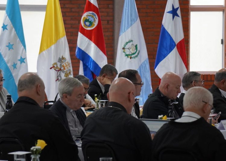 Obispos centroamericanos en la 83 asamblea anual.